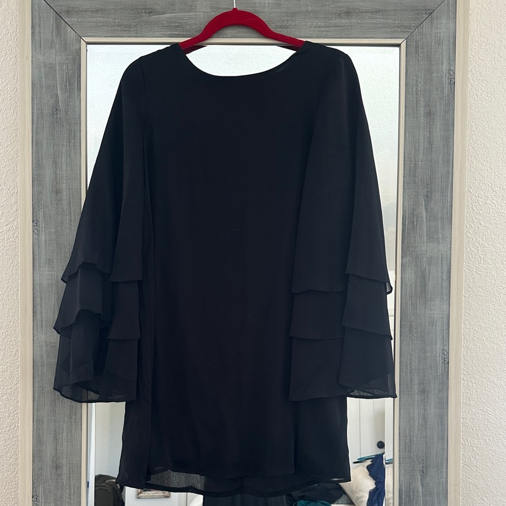 NWT Lulus Black Layered Sleeve Dress